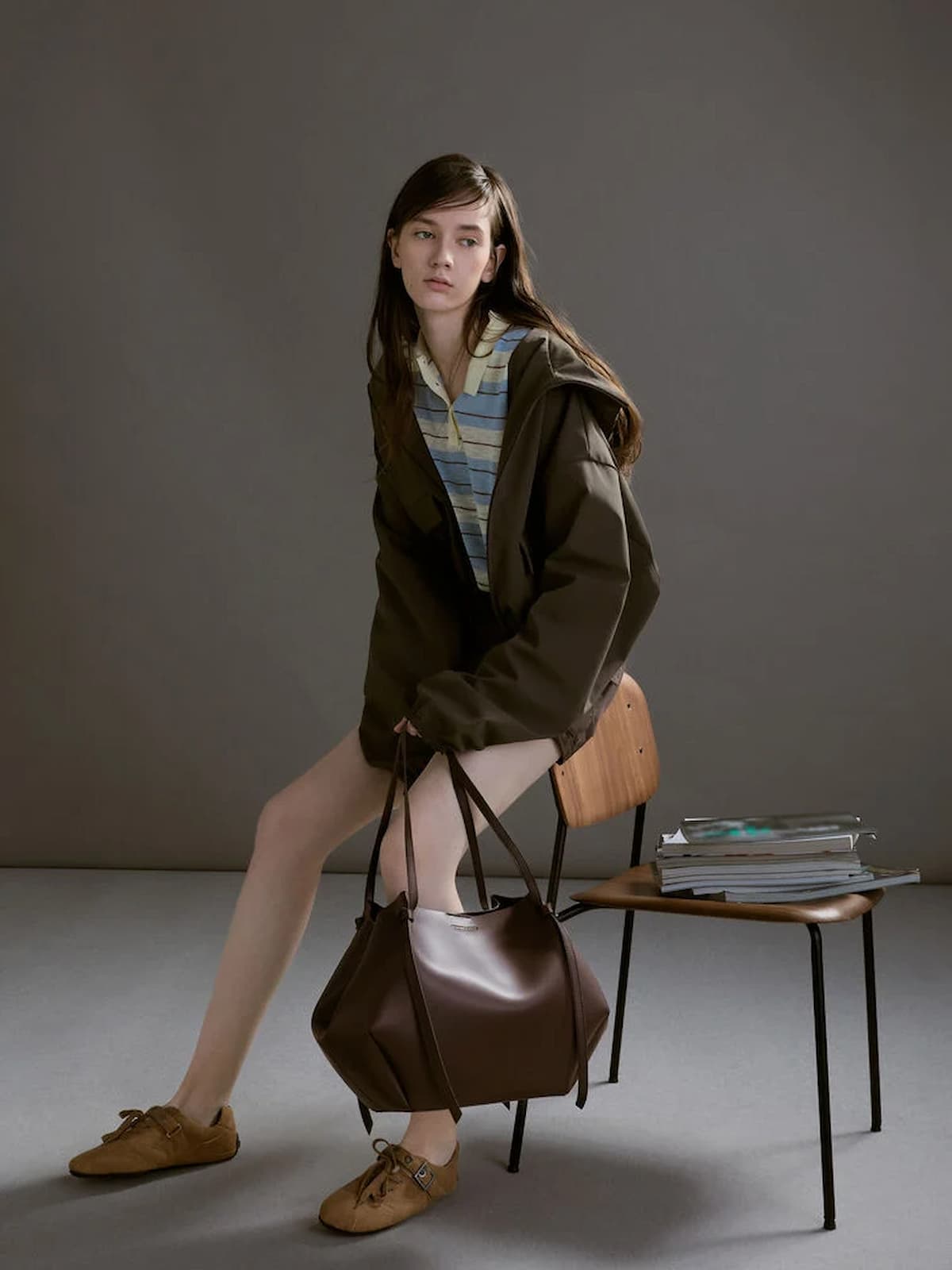 에스프레소 브라운 XL 칼라 토트백 - CHARLES & KEITH