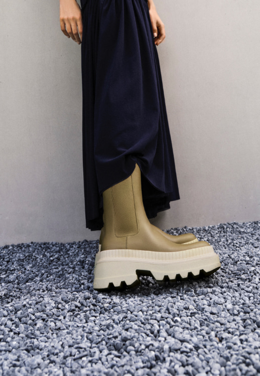 Rhys Chelsea Calf Boots - CHARLES & KEITH