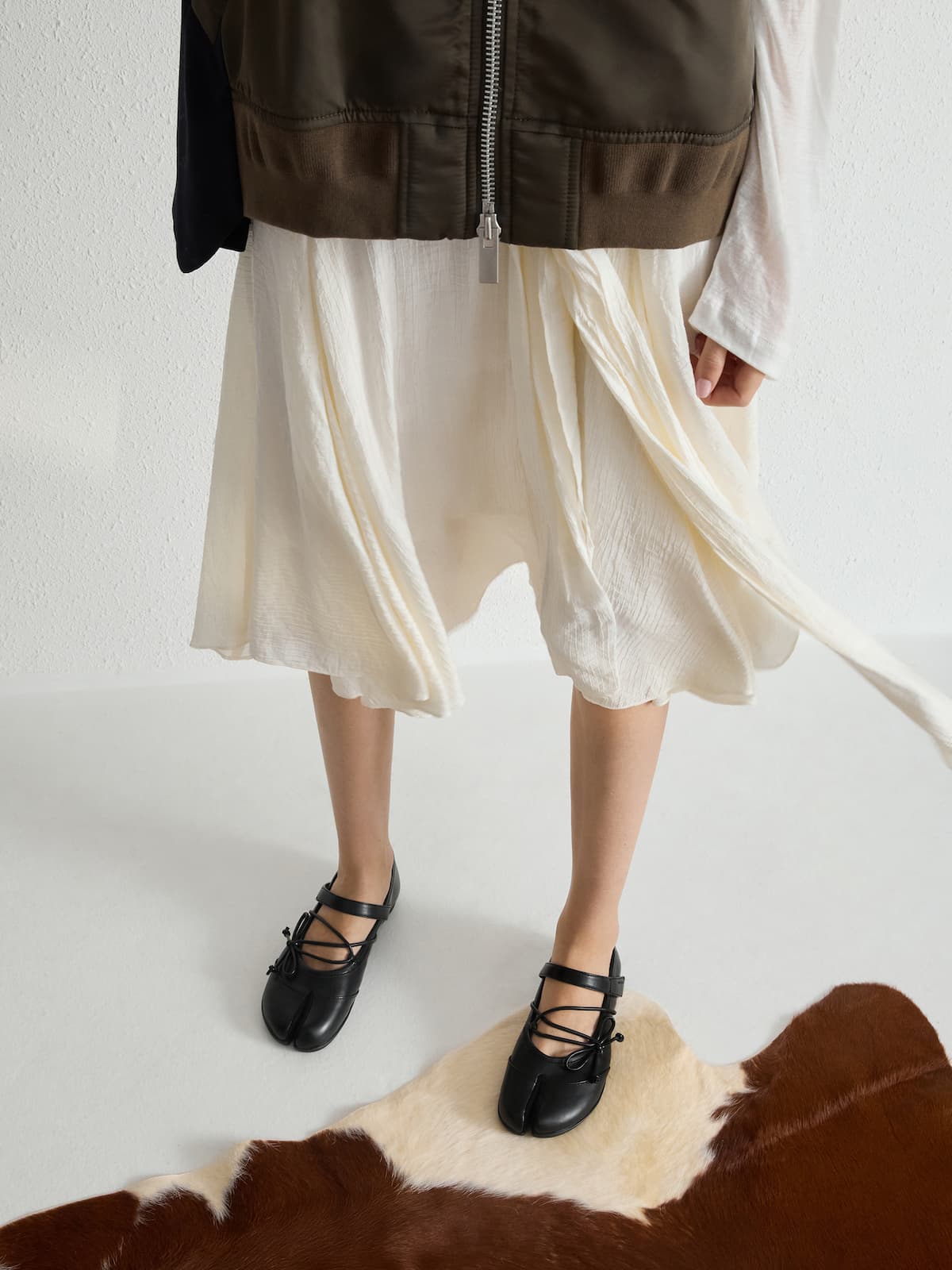 Black Aether Lace-Up Split-Toe Mary Jane Flats – CHARLES & KEITH