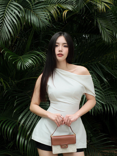  - CHARLES & KEITH