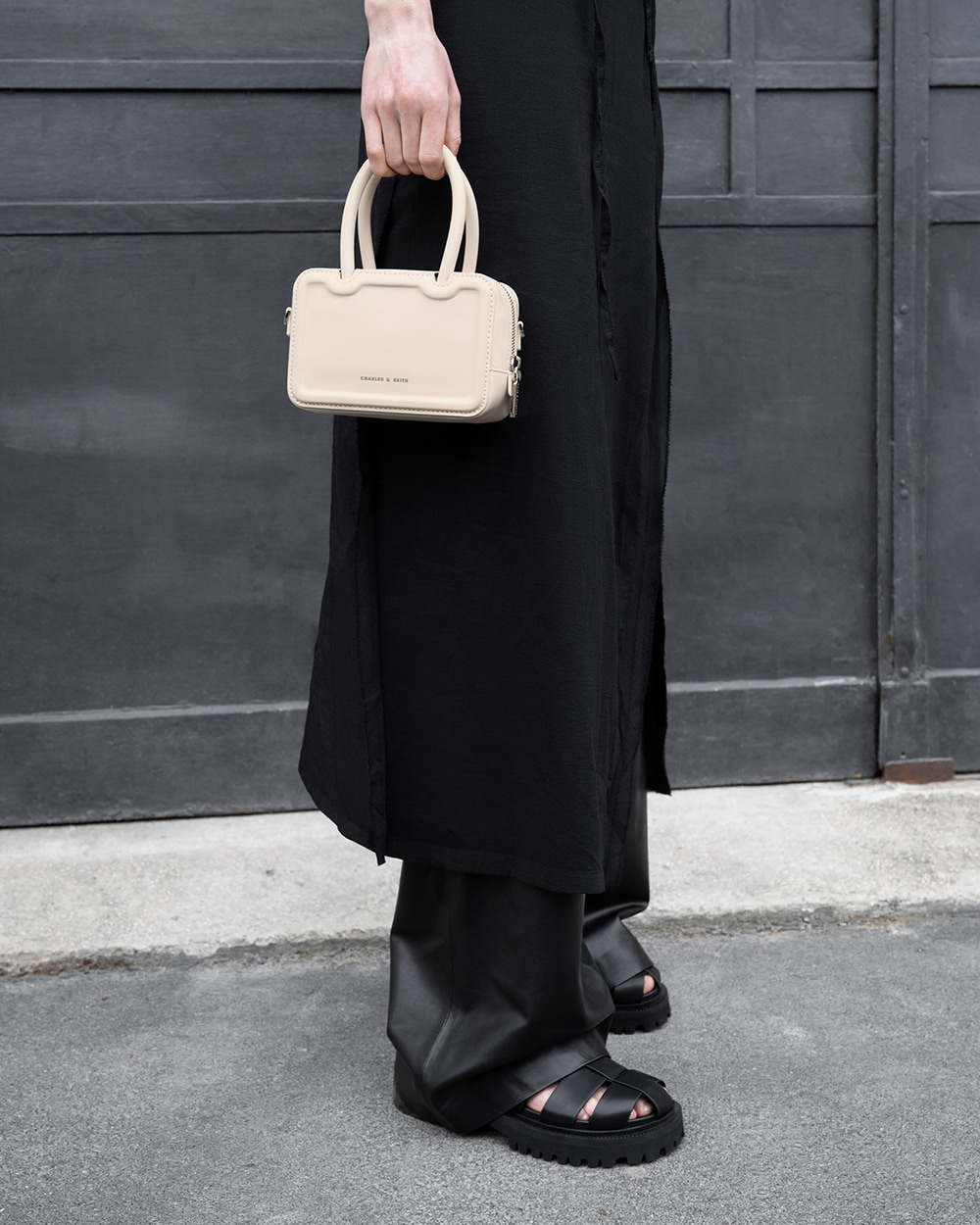 Women’s Perline elongated tote bag in oat - CHARLES & KEITH