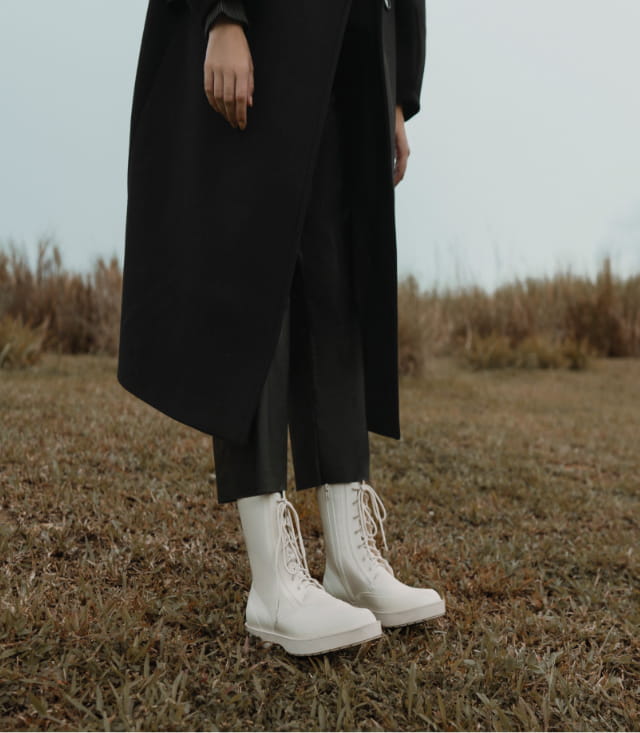 Women’s lace-up calf boots (close up) – CHARLES & KEITH
