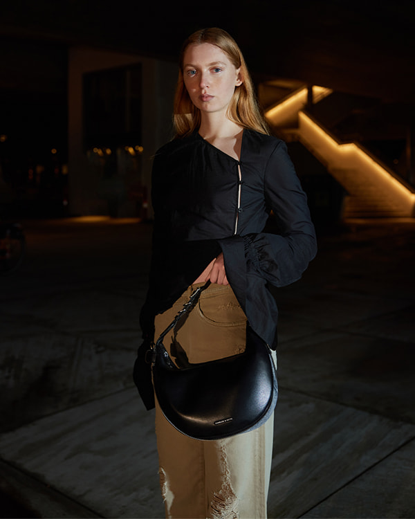 Women’s Noir Saskia Crescent Hobo Bag - CHARLES & KEITH