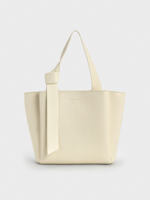  - CHARLES & KEITH