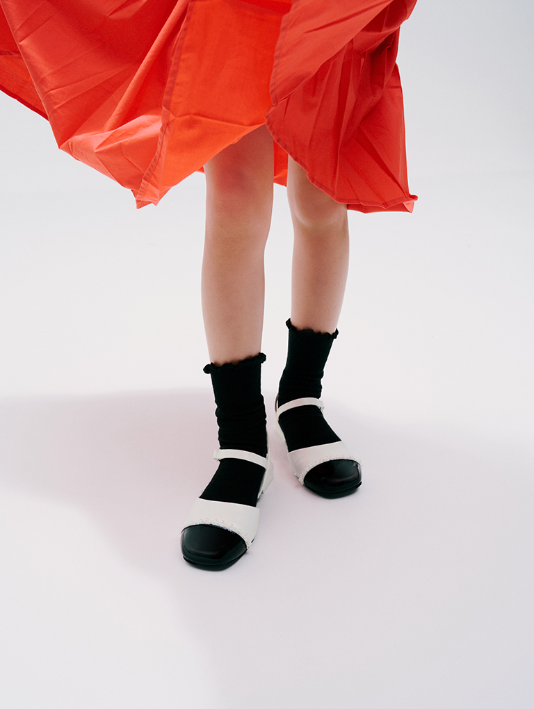 Girls’ pearl-embellished cap-toe ankle-strap flats (close up) - CHARLES & KEITH