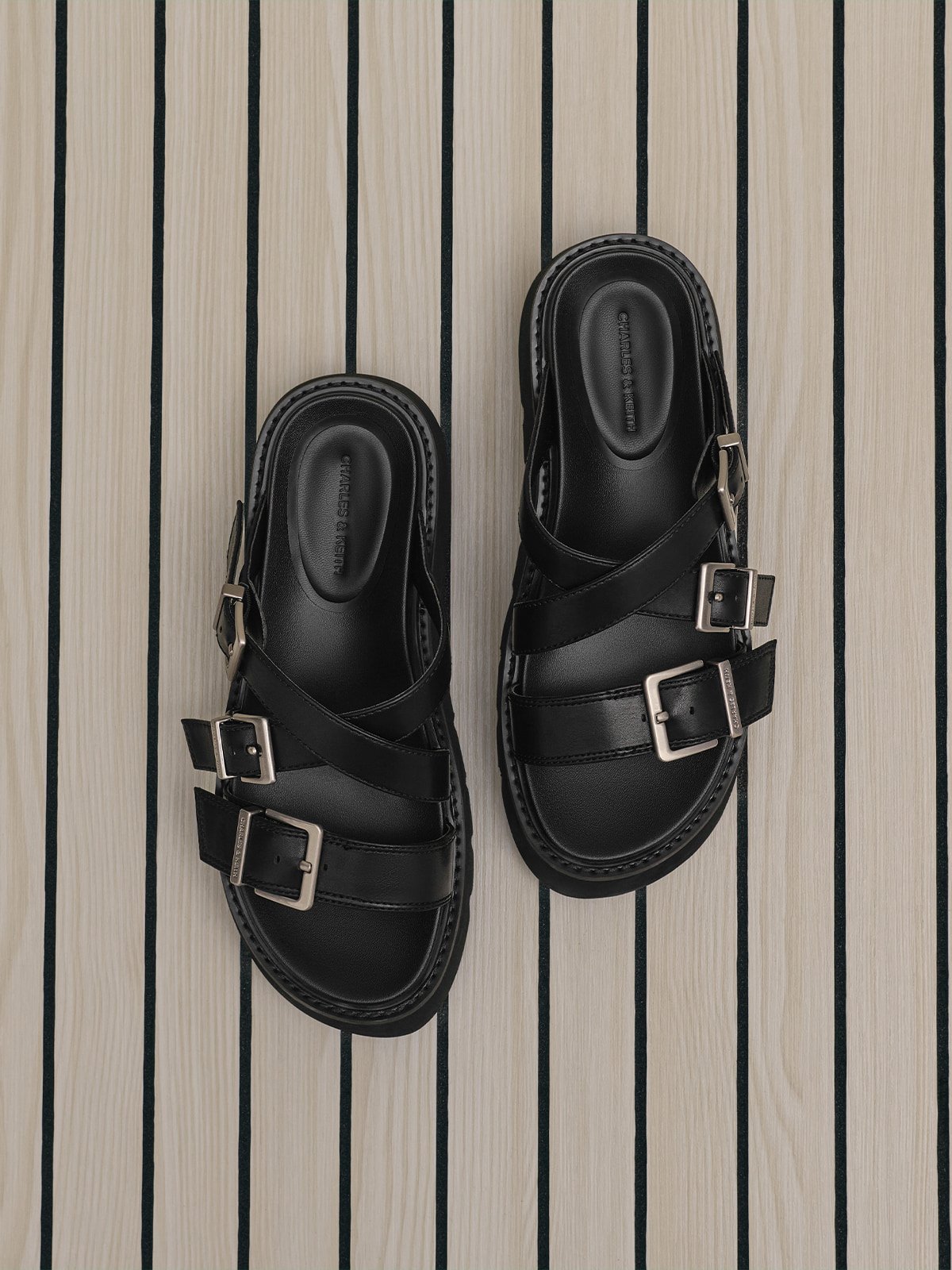 Laine 交叉釦帶厚底拖鞋 - CHARLES & KEITH