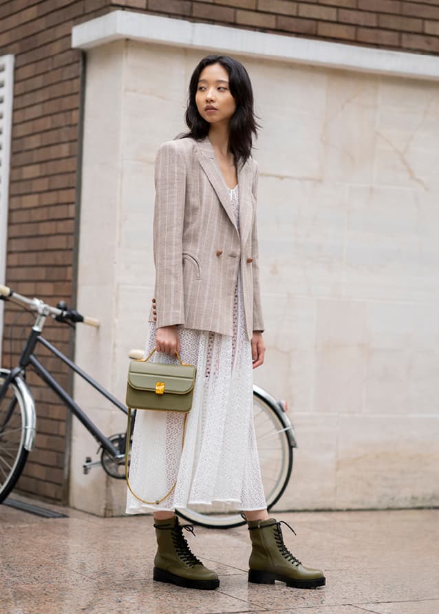 綁帶厚底軍靴、掀蓋式手提包 – CHARLES & KEITH