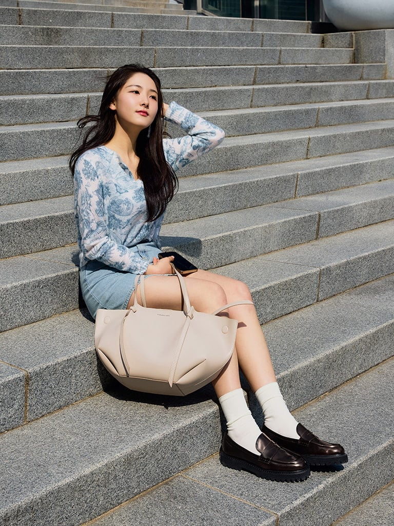 Semester Lookbook: Ewha Womans University Lookbook - CHARLES & KEITH KR