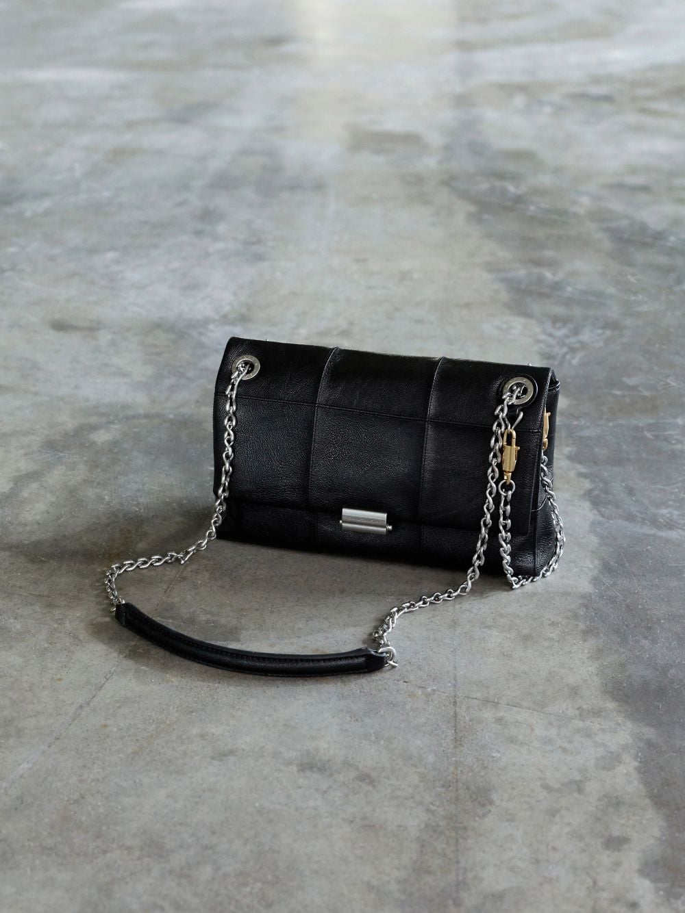 SHOULDER BAGS
