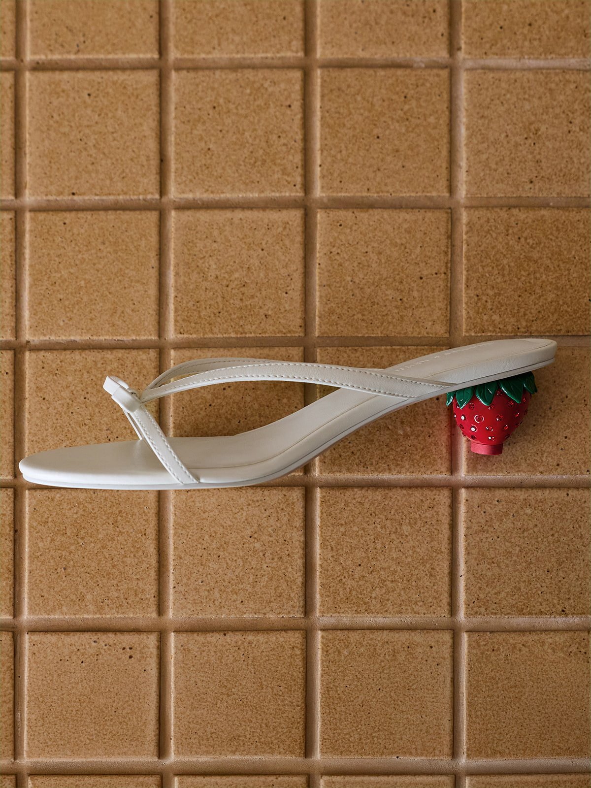 Chalk Arden Wavy Slingback Sandals - CHARLES & KEITH