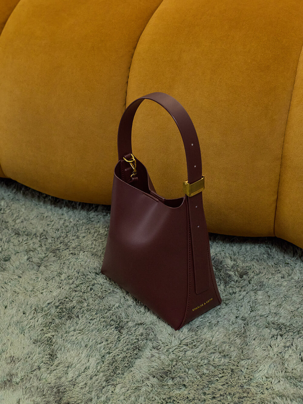  - CHARLES & KEITH