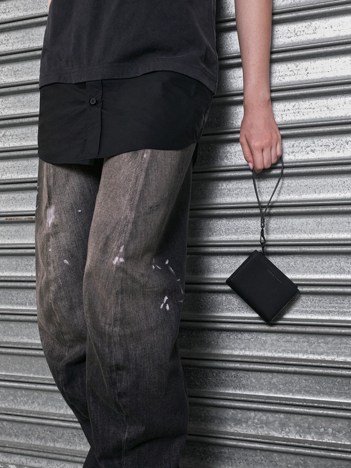 Jet Black Hanya Wristlet - CHARLES & KEITH