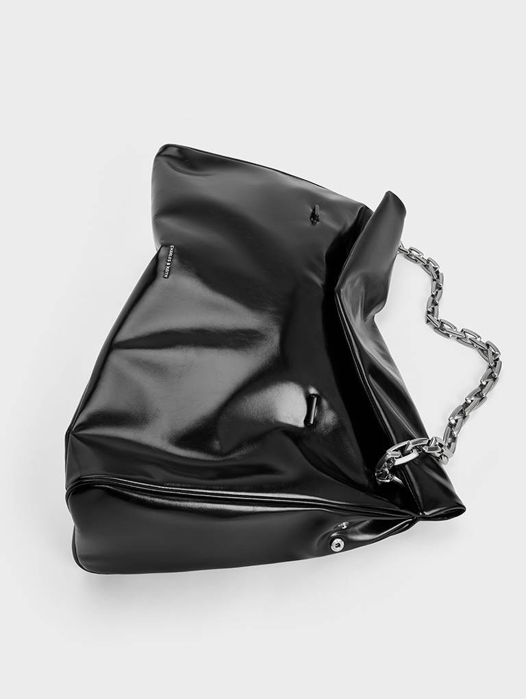 Women’s Andromeda Chunky-Chain Trapeze Tote Bag in black - CHARLES & KEITH