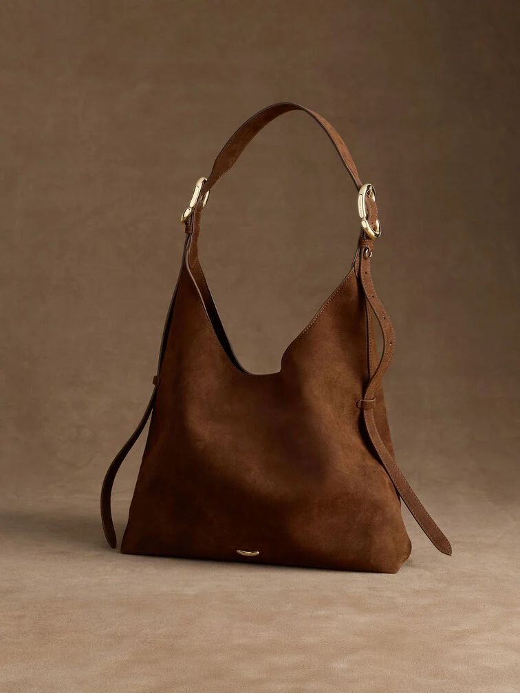 Large pecan-brown hobo bag, a functional gift for mothers, professional women and university students.