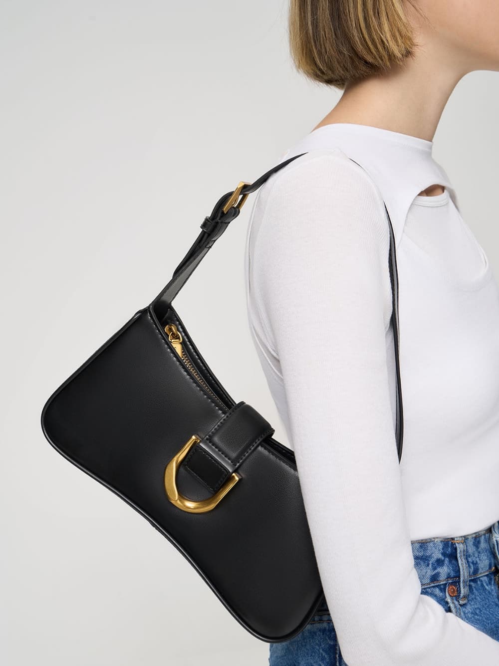 Women's black Gabine curved shoulder bag - CHARLES & KEITH