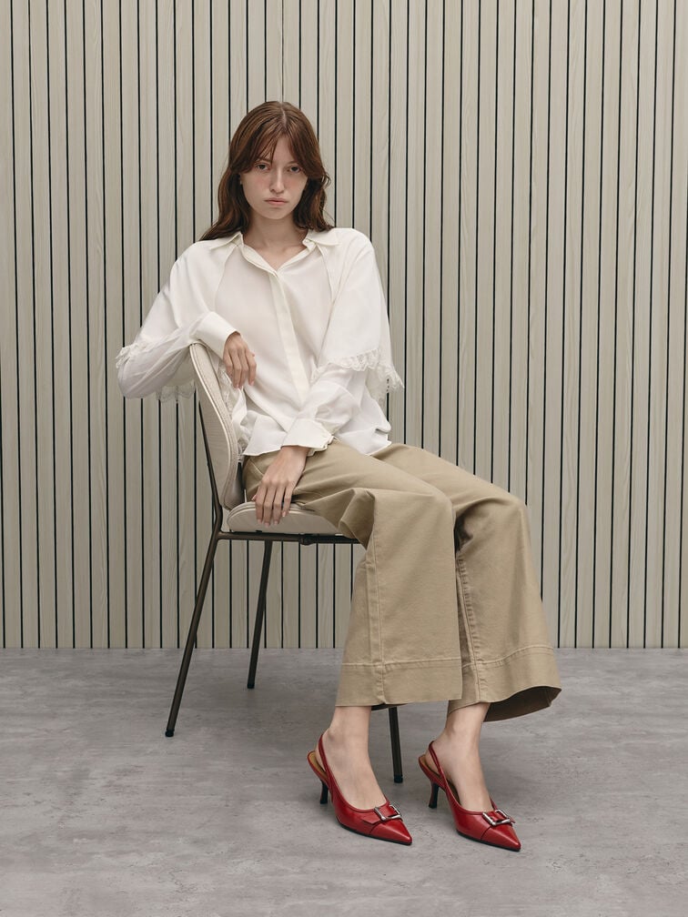 As cropped wide leg pants put the visual focus on the shoes, wear them with bold, statement-making designs to add visual interest to your look.