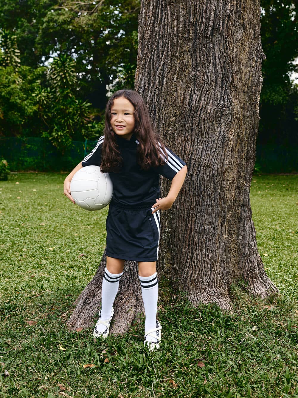 黑色特別款兒童交叉帶瑪莉珍運動鞋 - CHARLES & KEITH