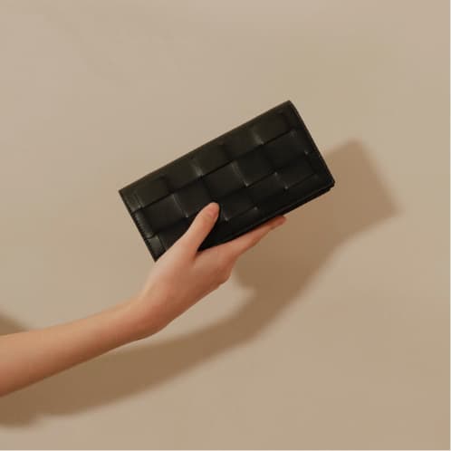 Women’s woven long wallet in black - CHARLES & KEITH