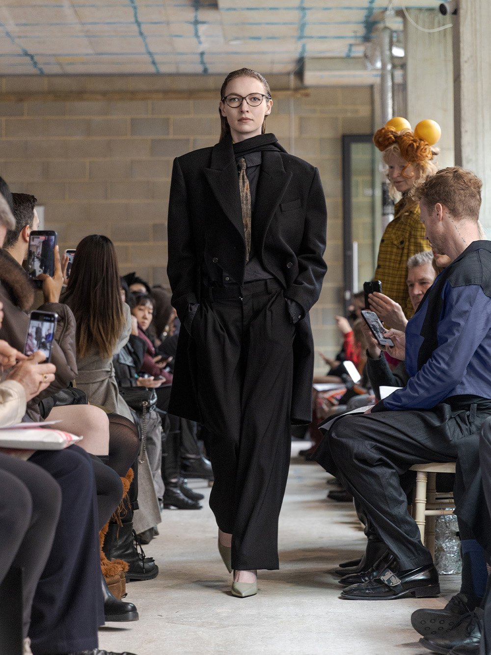 Metallic pointed-toe pumps in silver - CHARLES & KEITH