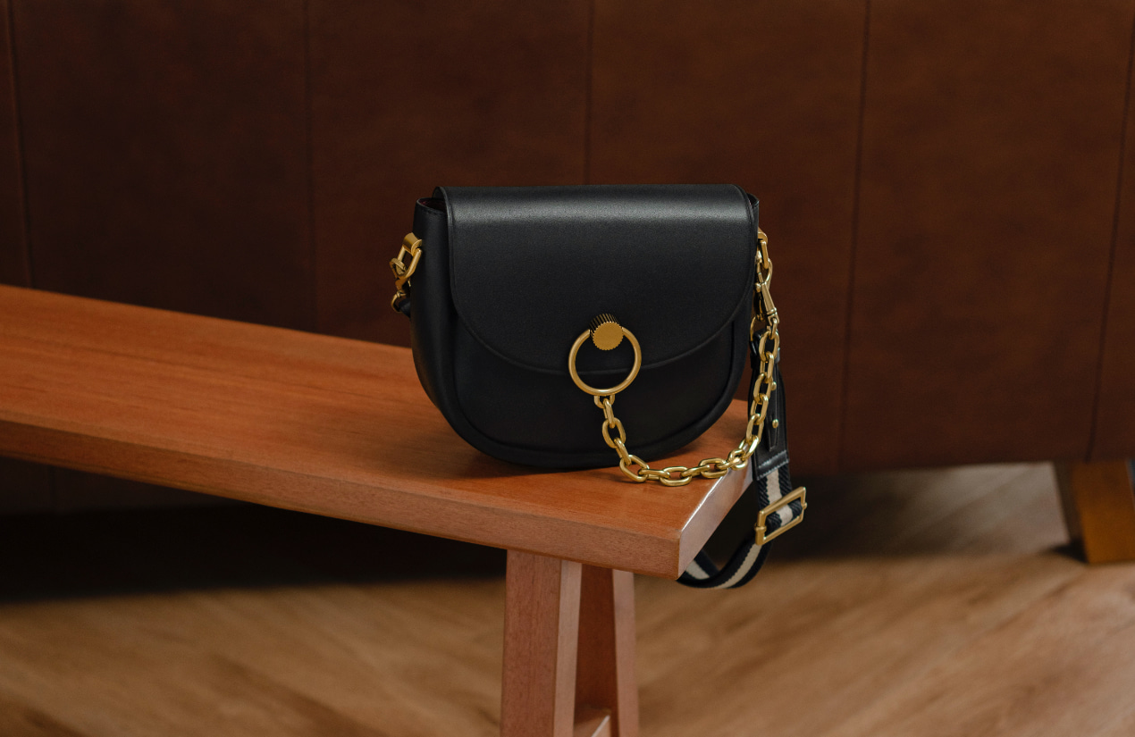 Women’s chunky chain-link saddle bag - CHARLES & KEITH