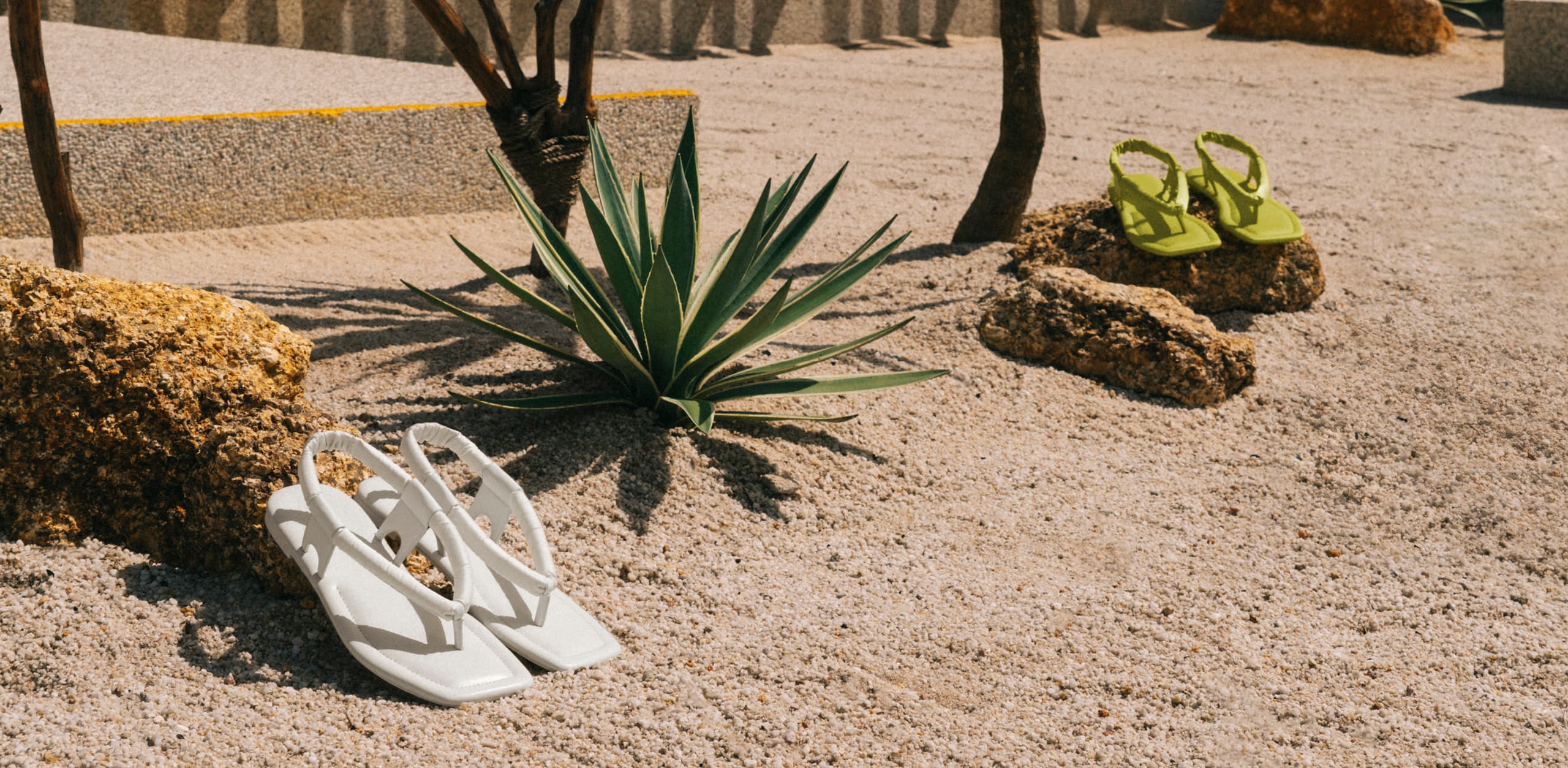 Women’s puffy strap thong sandals in cream and green – CHARLES & KEITH