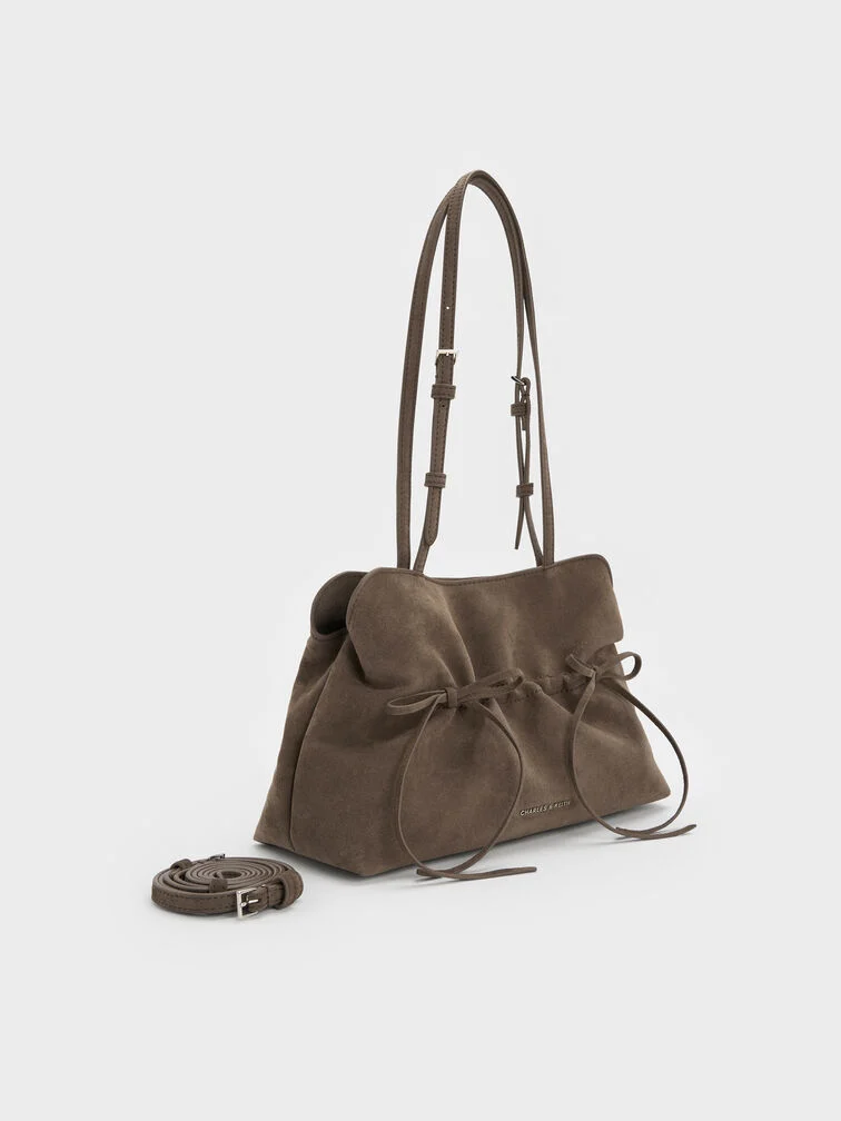 Women’s Reese shoulder bag, one of CHARLES & KEITH’s popular Fall Winter bags.