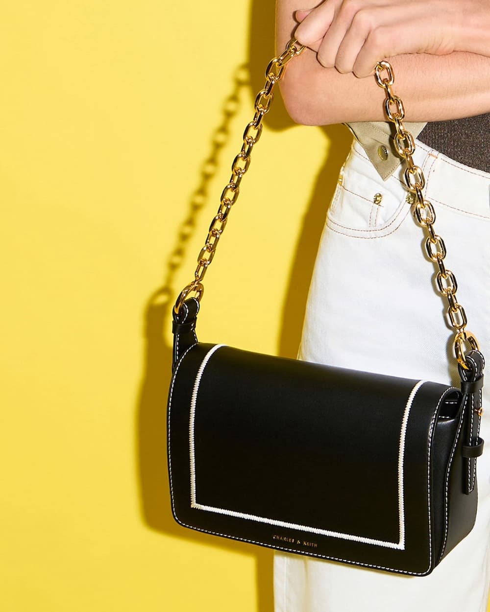 Women’s black Astra chain handle bag - CHARLES & KEITH