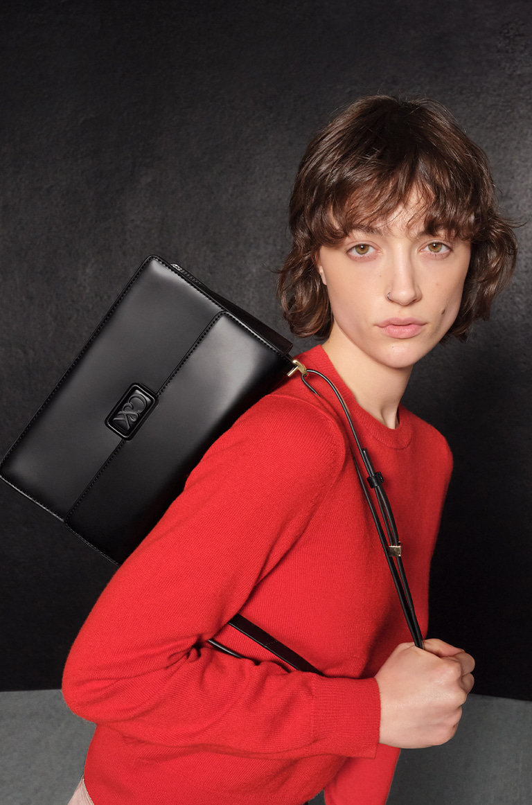 Women's Leather Shoulder Bag in black  - CHARLES & KEITH