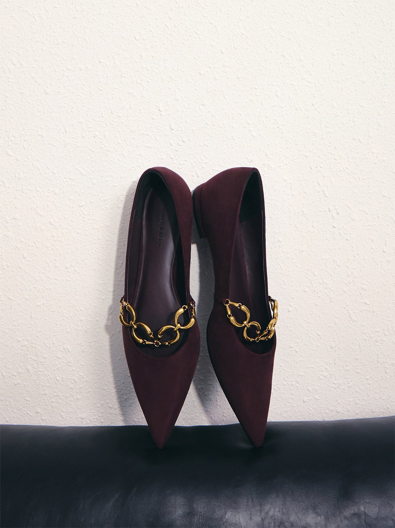 金屬環尖頭平底鞋 - 酒紅色 - CHARLES & KEITH