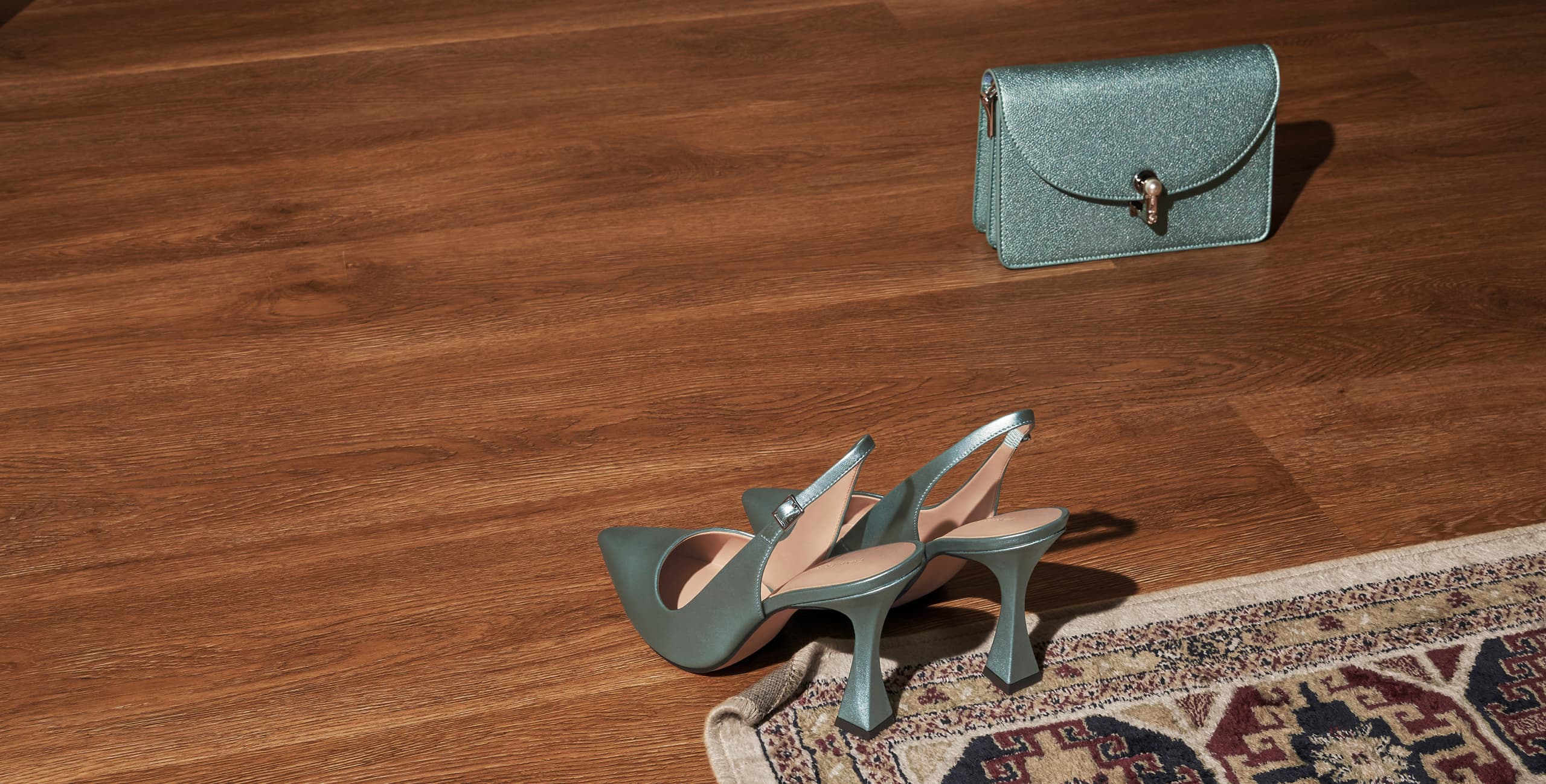 Women’s sculptural heel slingback pumps and turn-lock clutch in light blue – CHARLES & KEITH
