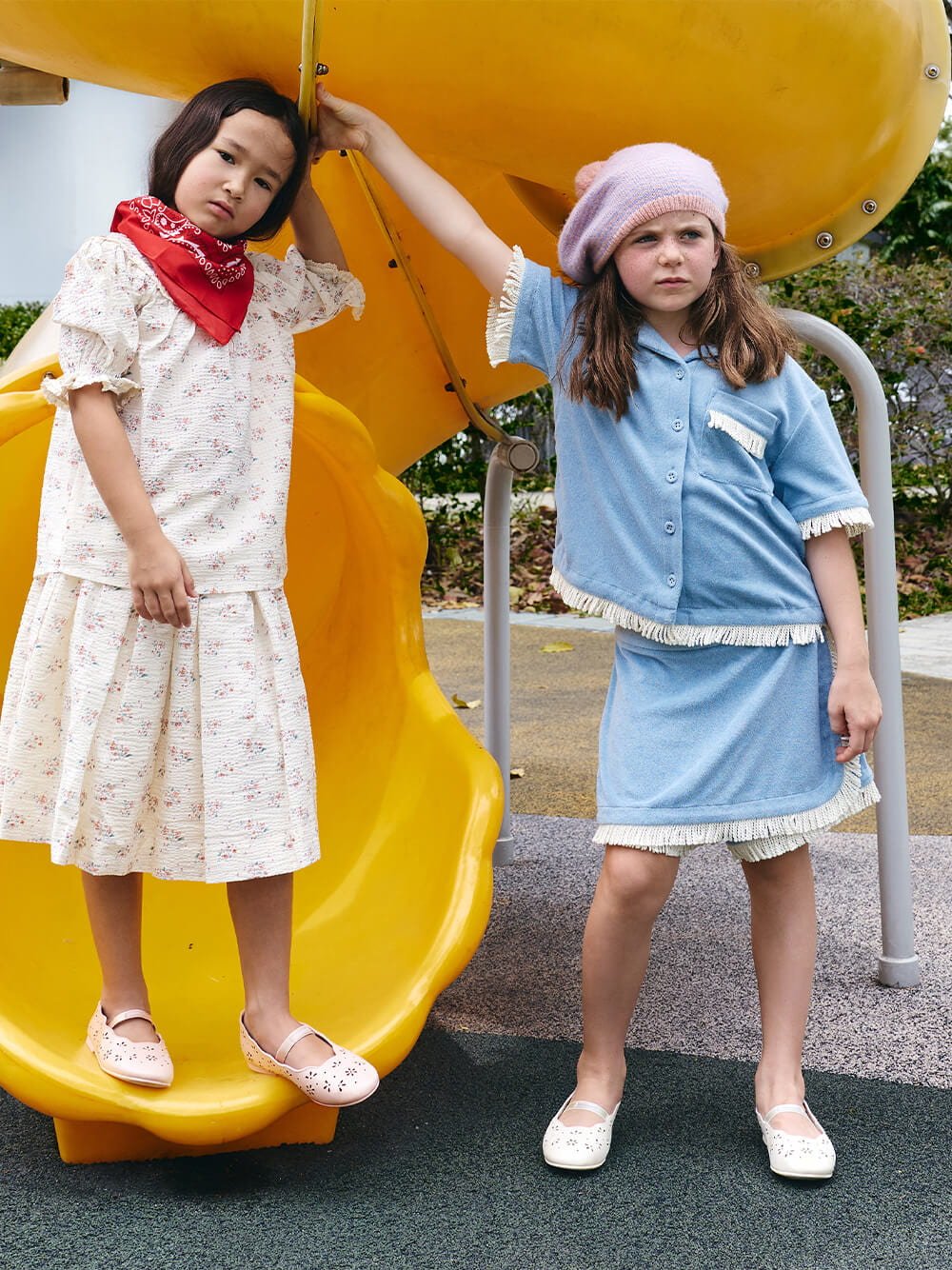 淺粉色、白色縷空花卉瑪莉珍鞋 - CHARLES & KEITH