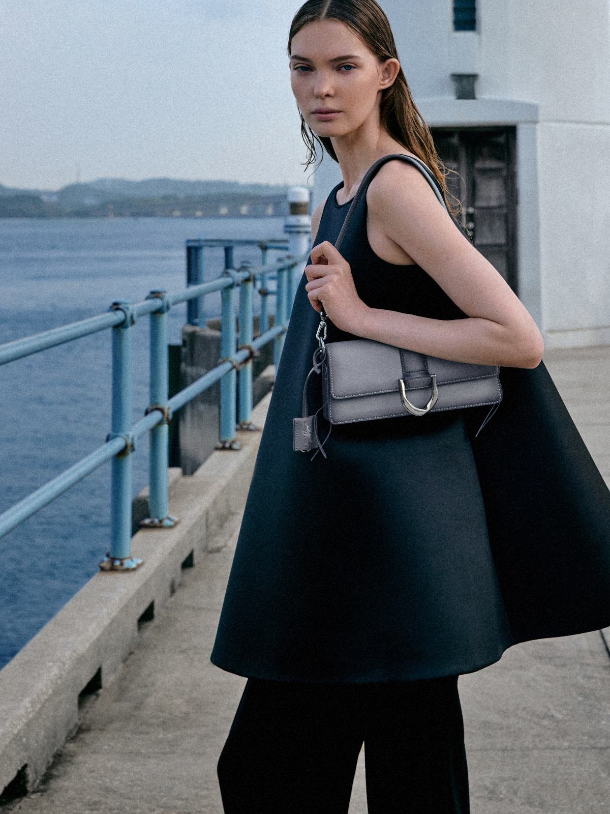 Gabine 真皮肩背包 - 灰色 - CHARLES & KEITH