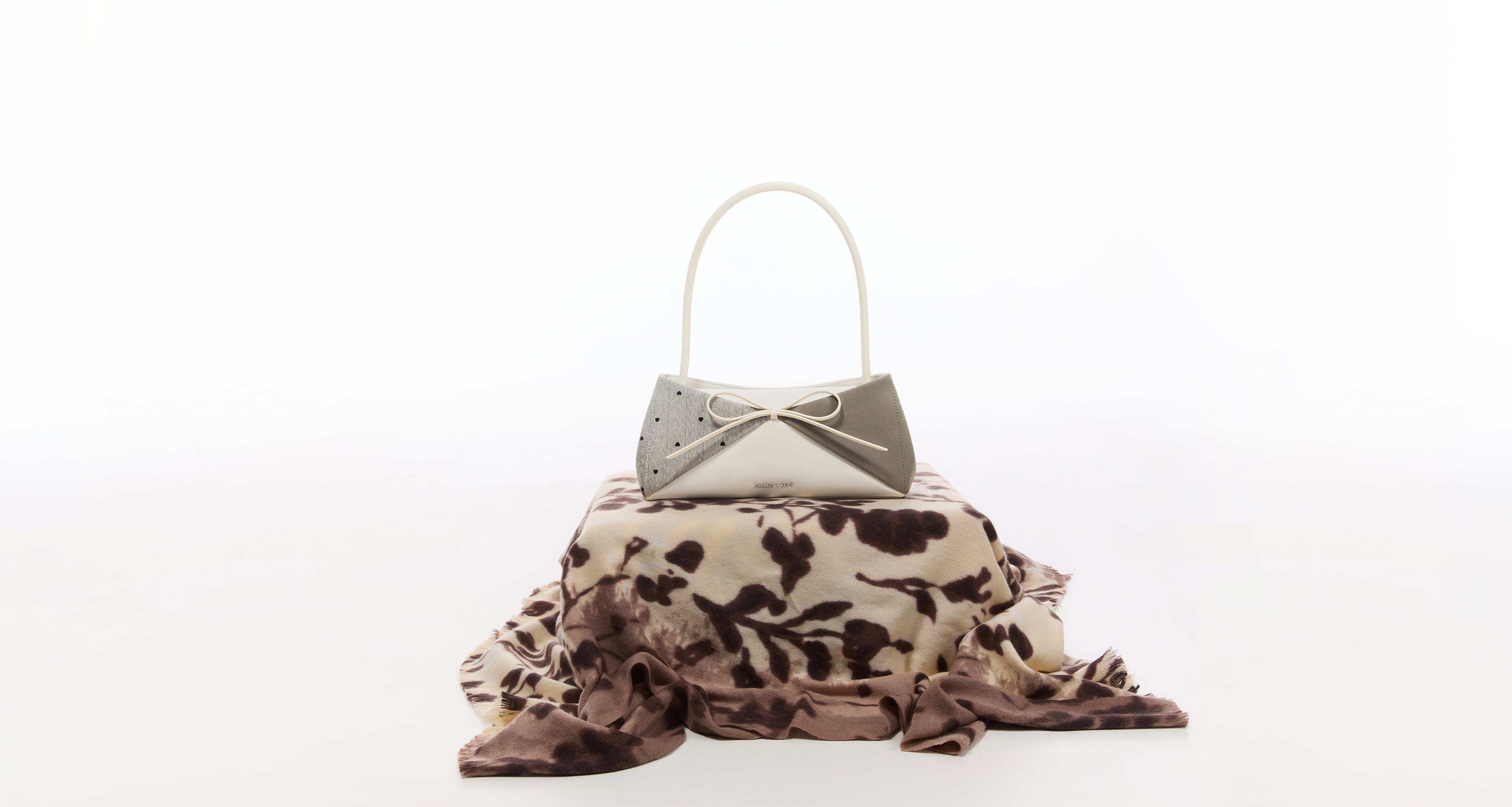 CHARLES & KEITH Brasil - Compre no website oficial