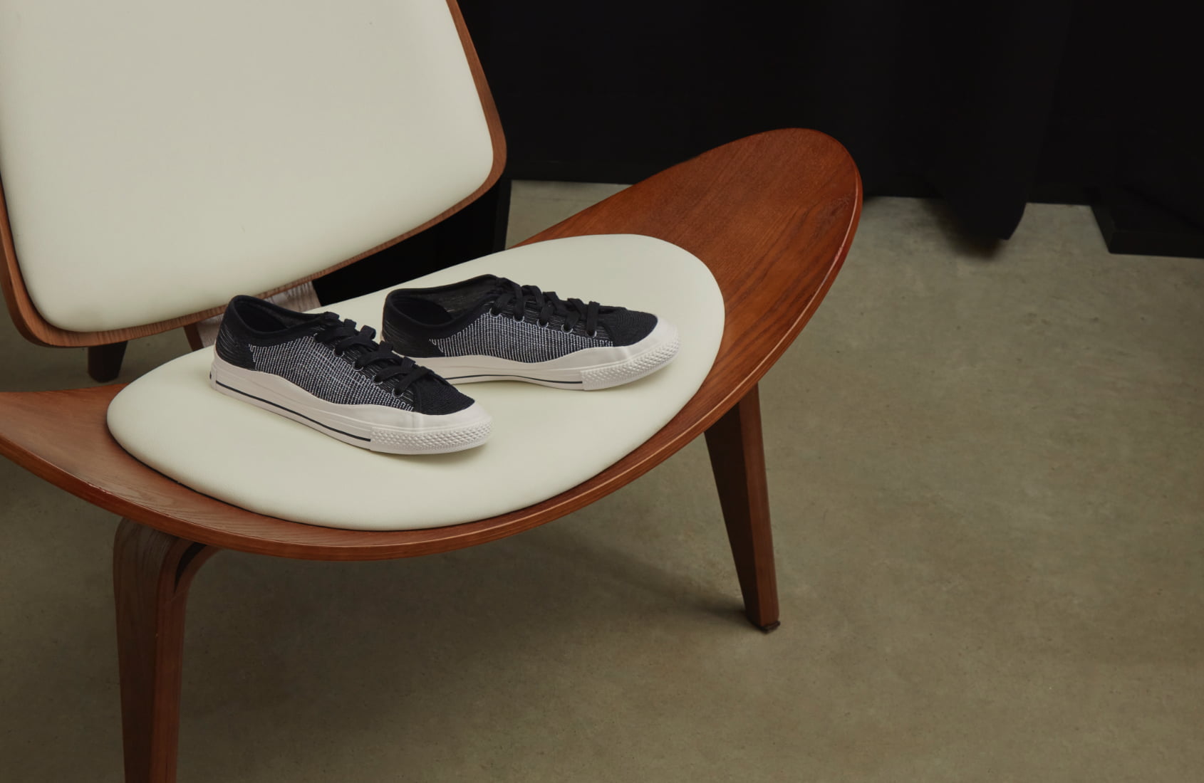 Women’s knitted low top sneakers in black - CHARLES & KEITH