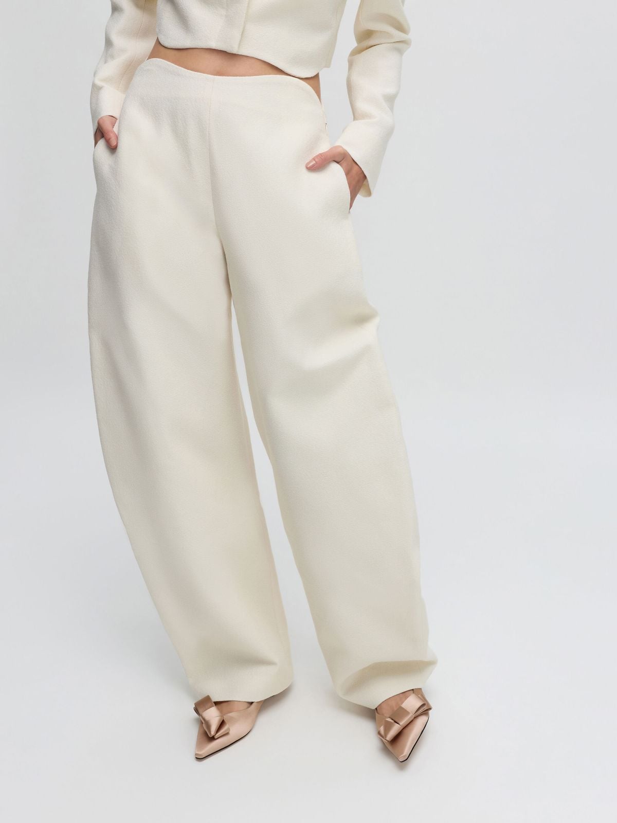 Ballerines pointues à nœud plissé - Nude - CHARLES & KEITH