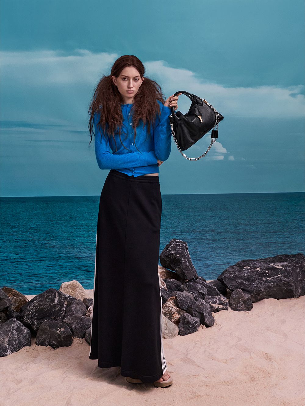 Noir Mini Delfina Chain Tote Bag - CHARLES & KEITH