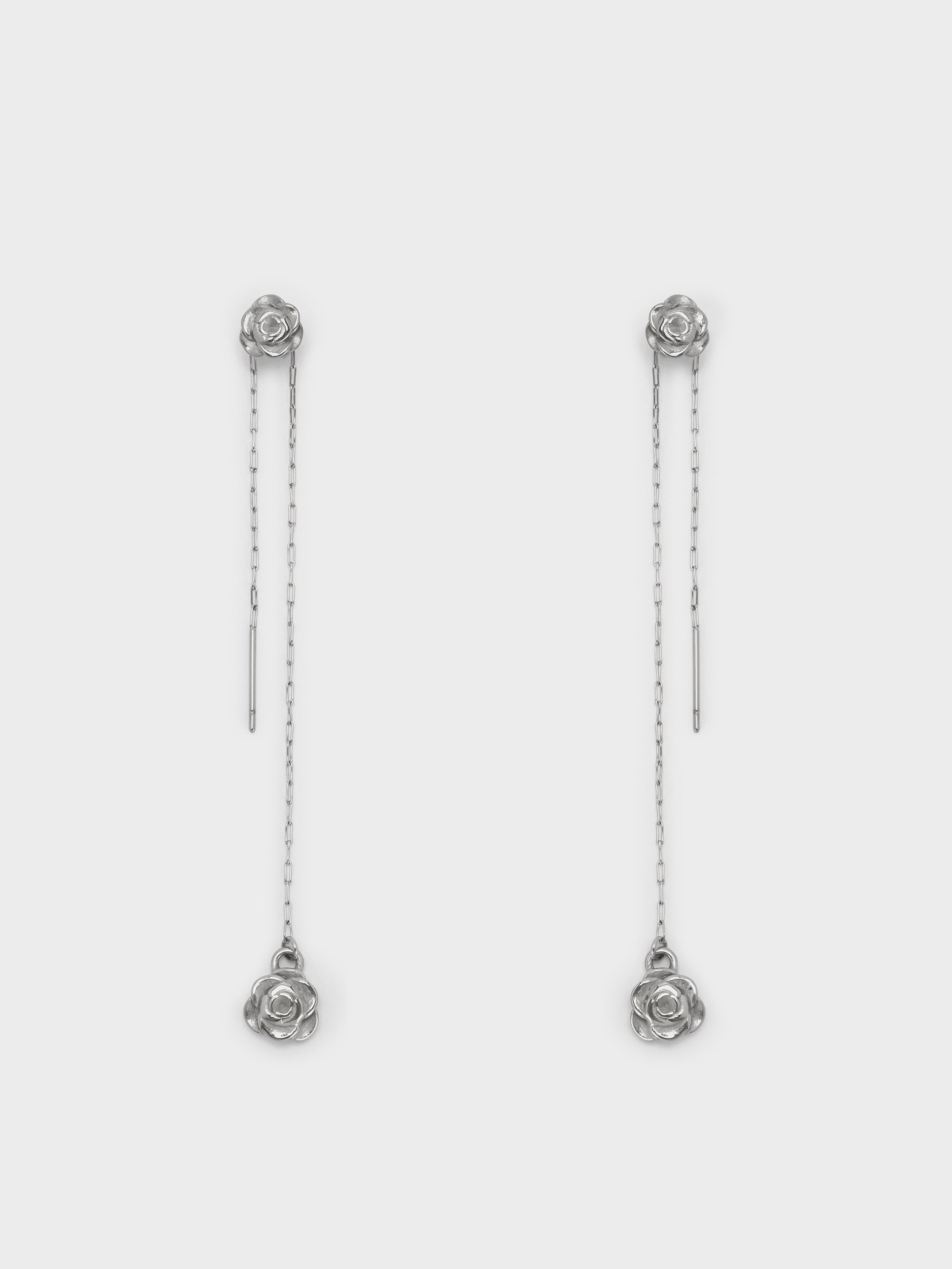 シルキー　ワンドロップ Teardrop Stilla Millenia Stud Earrings with Light Sapphire